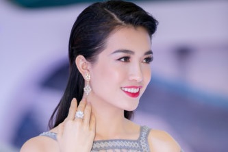 Vì Sao Phụ Nữ Thích Đeo Trang Sức?