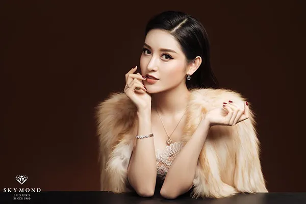 Platin và Ngôn Ngữ Thời Trang Của Người Phụ Nữ Thành Đạt