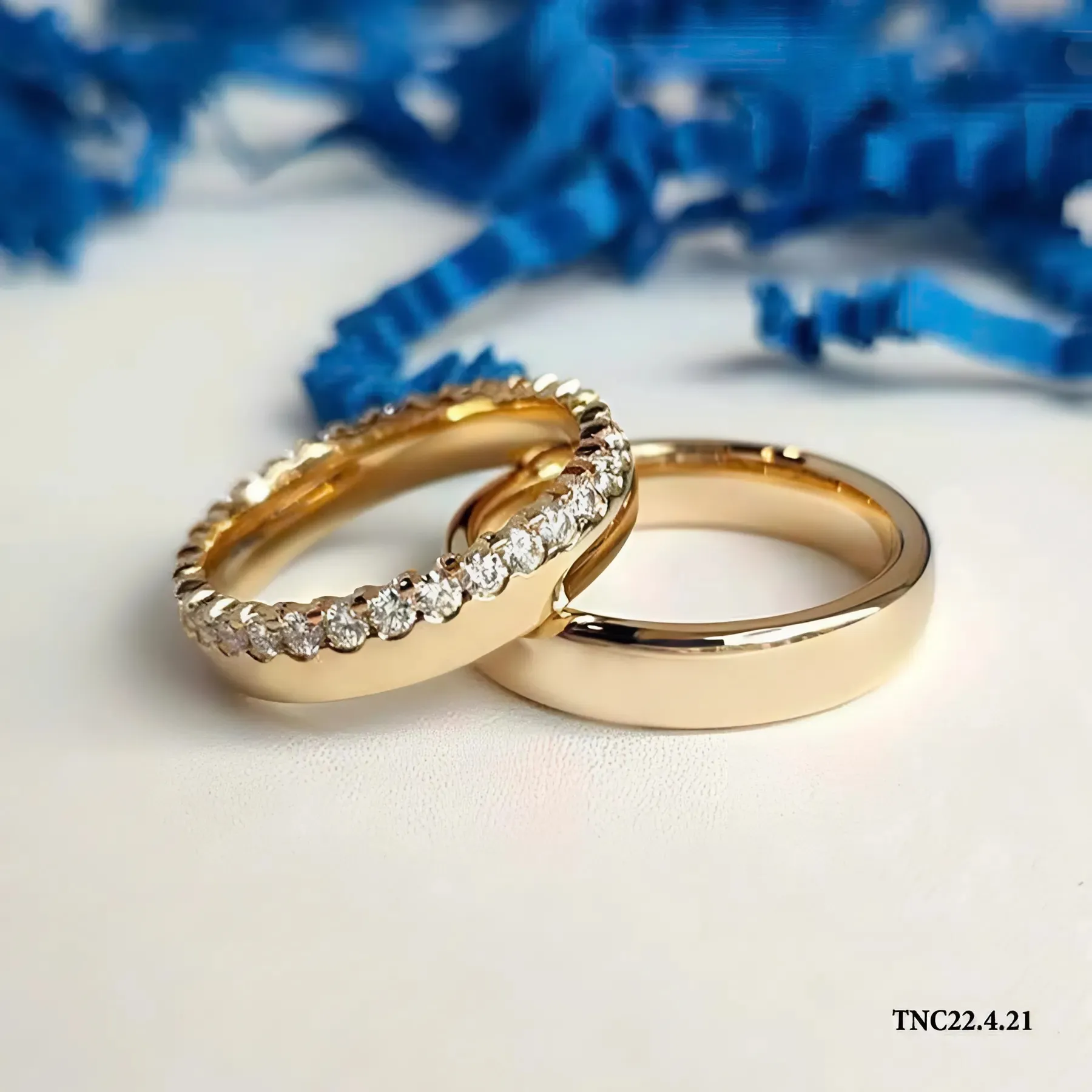 nhẫn cưới vàng vàng