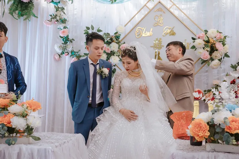 trao của hồi môn