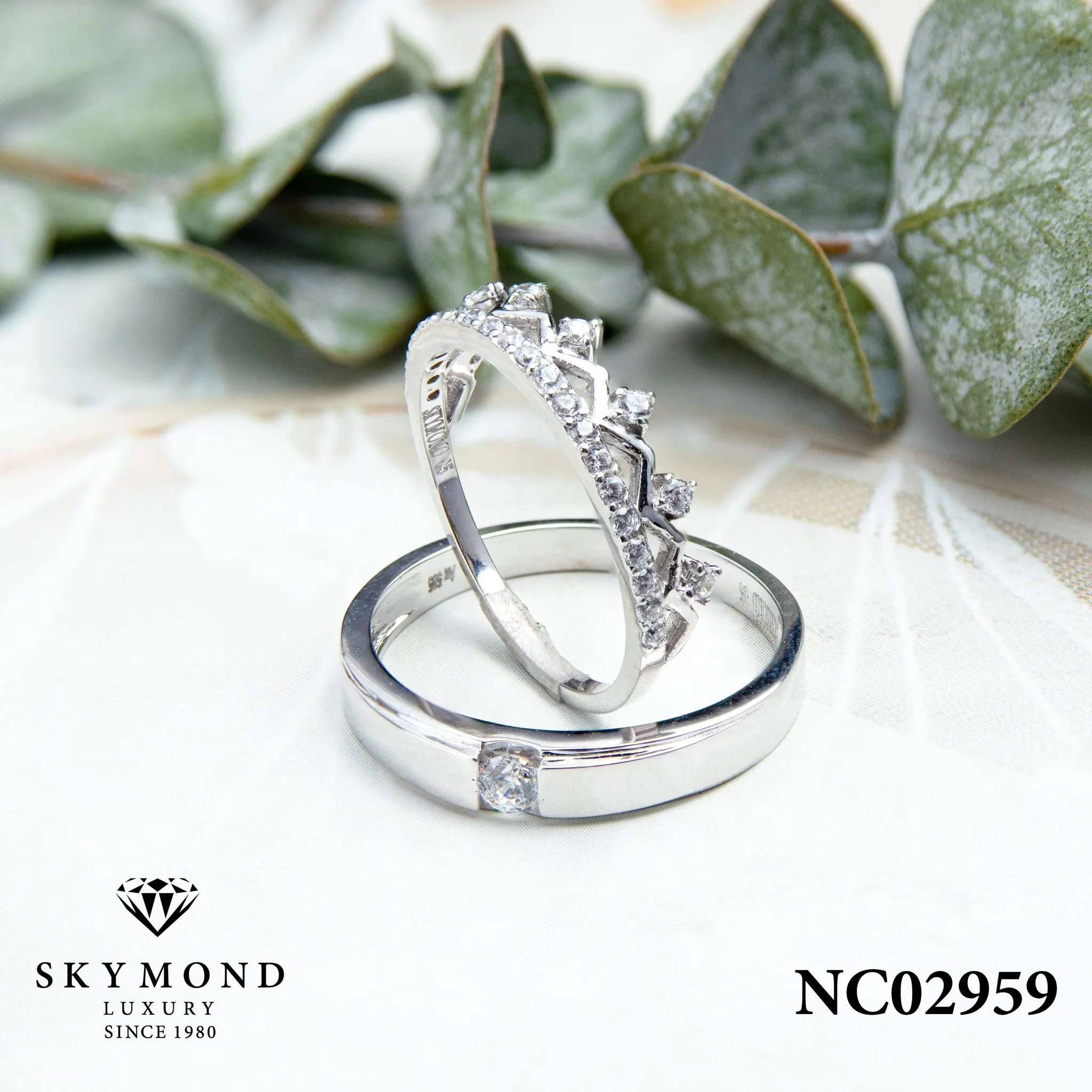 nhẫn cưới vàng trắng skymond