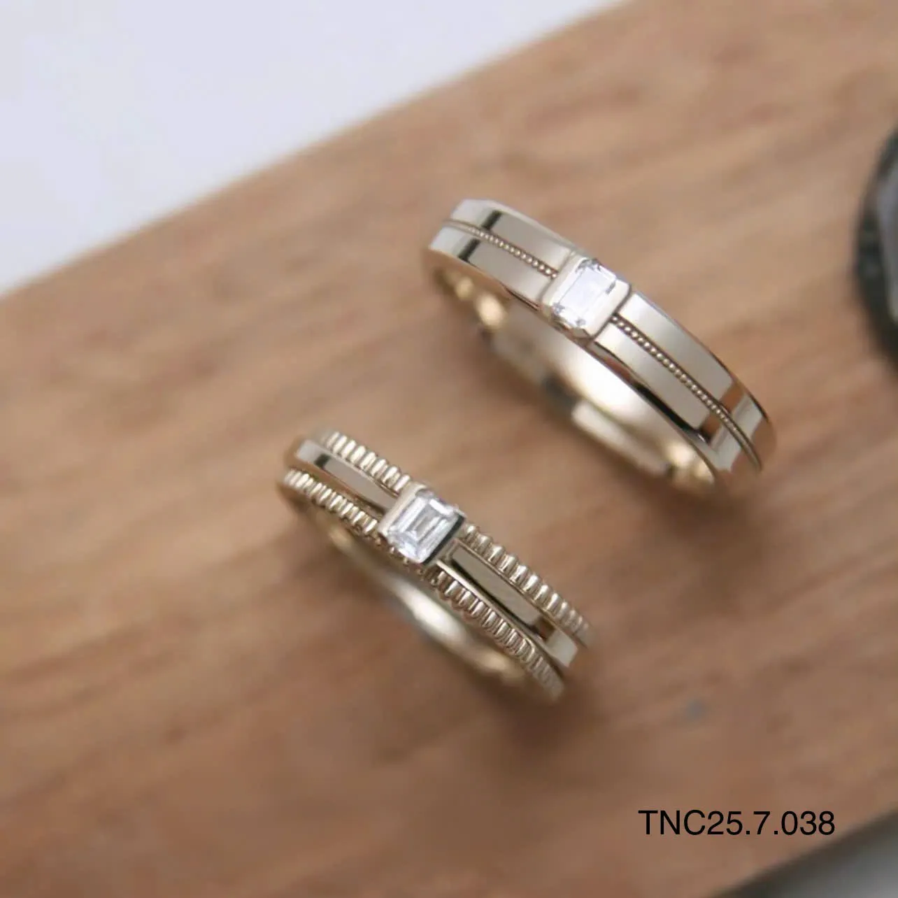 nhẫn cưới vàng trắng