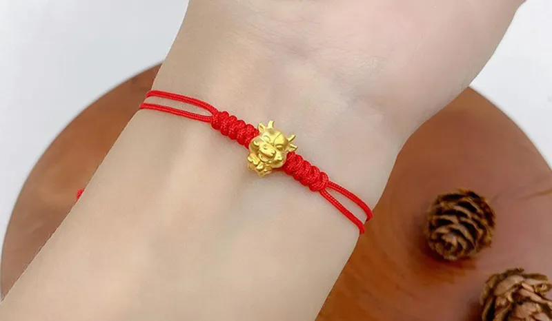 ĐỘC LẠ VÒNG TAY CHỈ ĐỎ CHARM 12 CON GIÁP CỦA GMOND