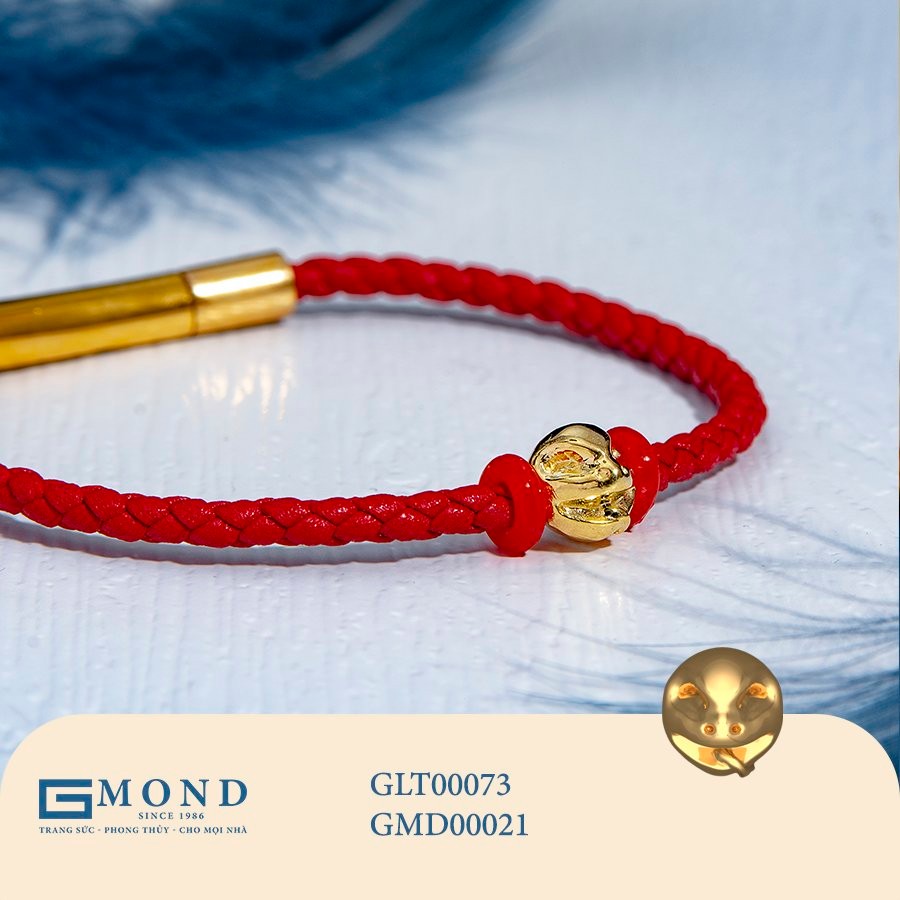 Vòng tay chỉ đỏ charm rắn vàng (Kim Tỵ)