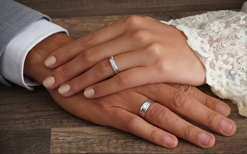 Nên mua nhẫn cưới trước bao lâu để chuẩn bị tốt nhất cho hôn lễ?