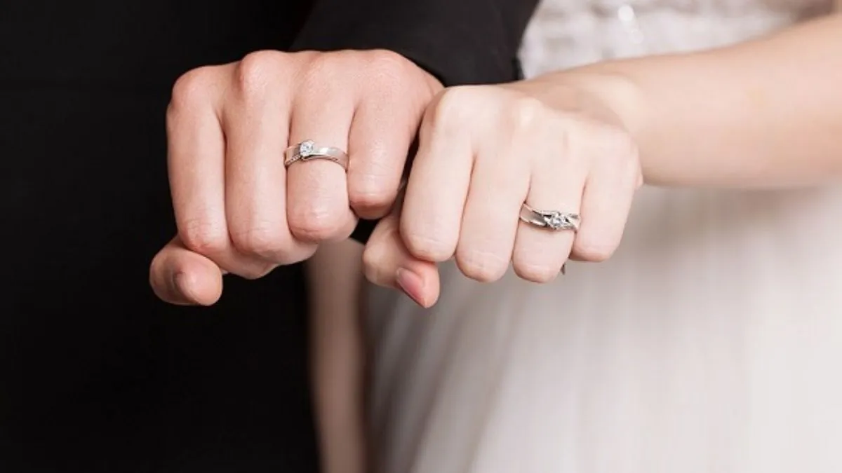 nhẫn cưới bạc mạ vàng