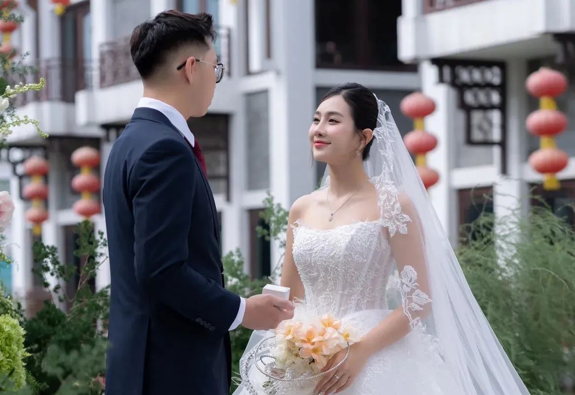 Mua nhẫn cưới sớm: Cách cặp đôi tinh tế đặt một dấu neo vững chãi cho bến đỗ hạnh phúc
