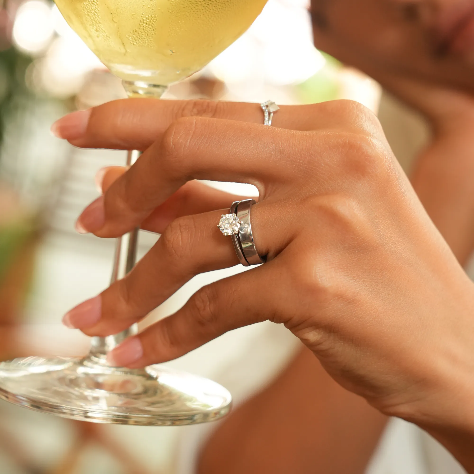 Sự thật về nhẫn nữ thiết kế: Đừng để một chiếc nhẫn đại trà làm mờ nhạt đi cá tính độc bản