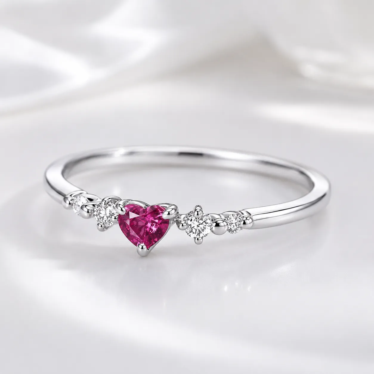 Nhẫn nữ thiết kế: Bạn muốn là "duy nhất" hay chỉ là một "bản sao" mờ nhạt trong đám đông?